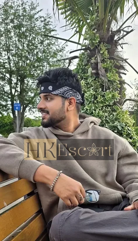 Vivek, 23 years old, weight 86 kg, height 180 cm