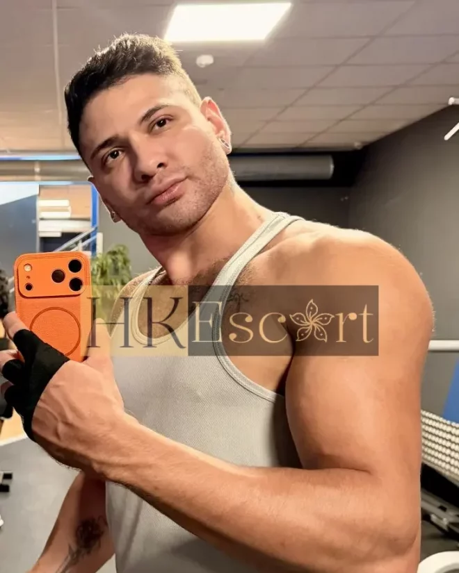 Vynicius, 28 years old, weight 81 kg, height 180 cm