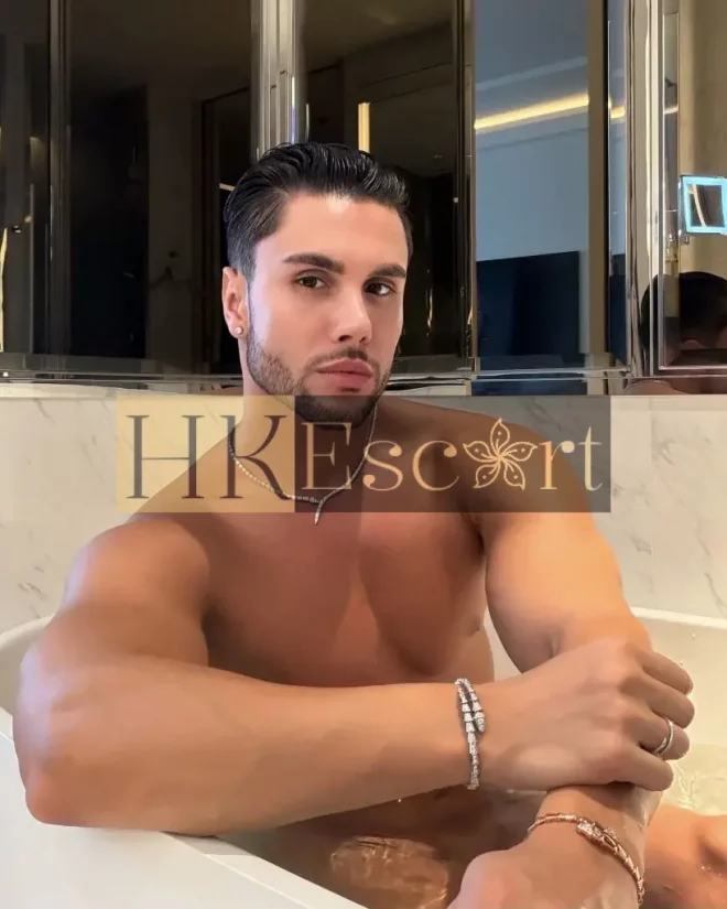 Xavier, 26 years old, weight 81 kg, height 185 cm