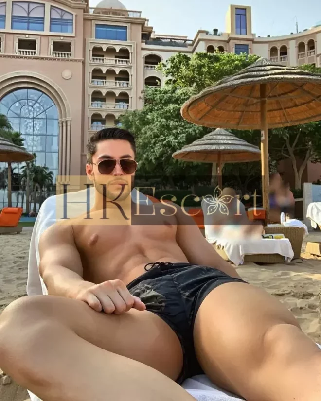 Xavier, 26 years old, weight 81 kg, height 185 cm