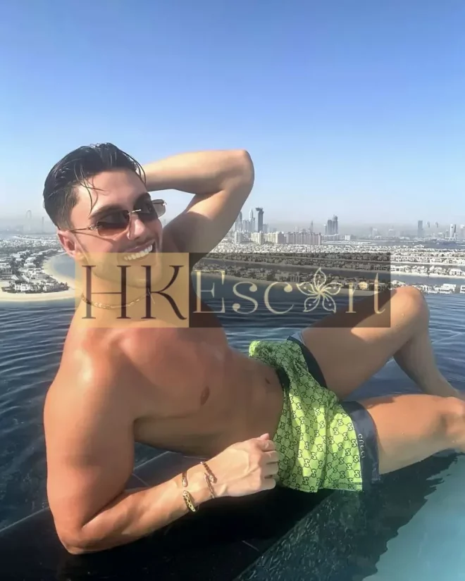 Xavier, 26 years old, weight 81 kg, height 185 cm