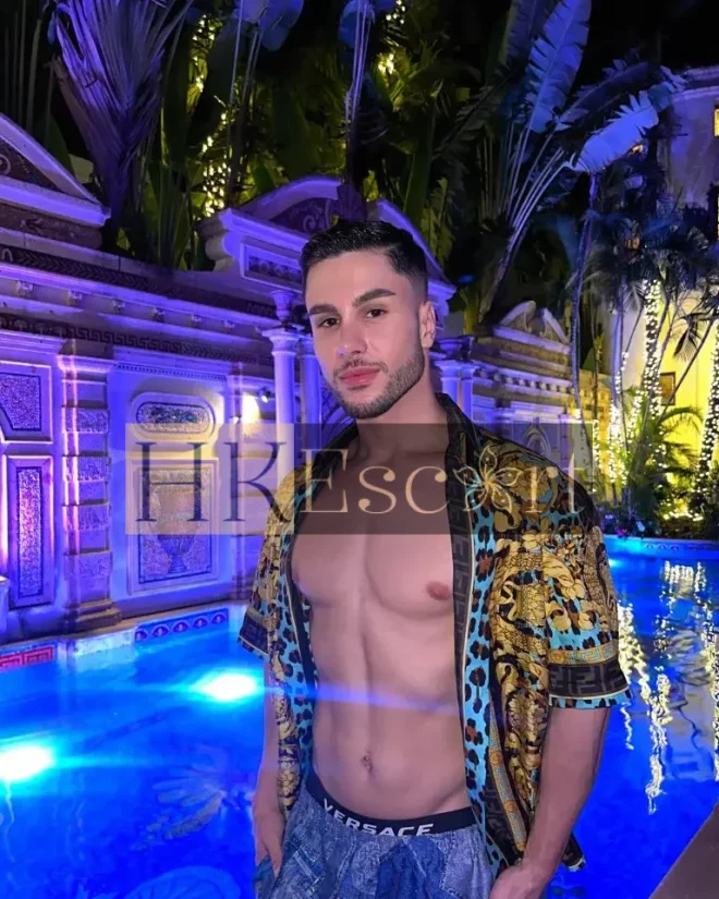 Xavier, 26 years old, weight 81 kg, height 185 cm