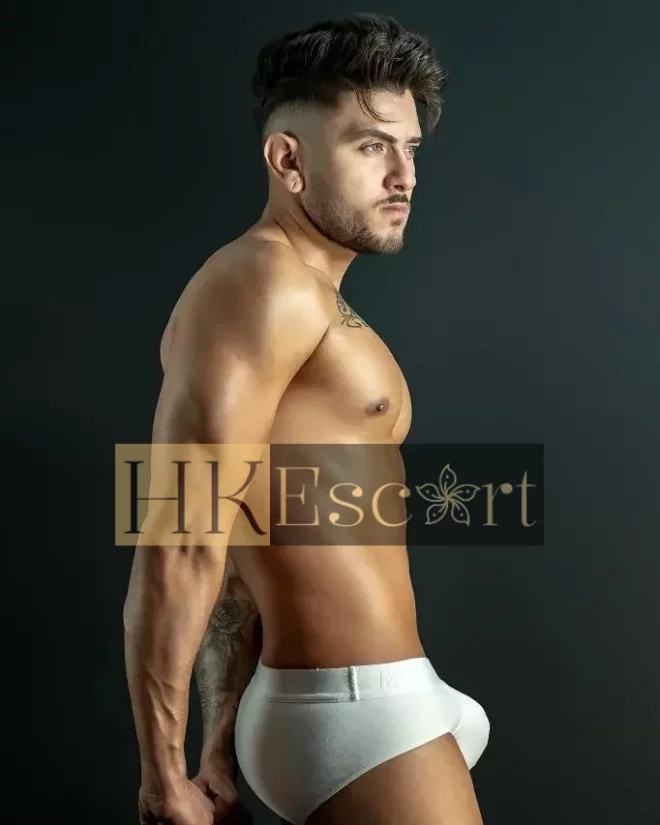 Yan, 25 years old, weight 77 kg, height 180 cm