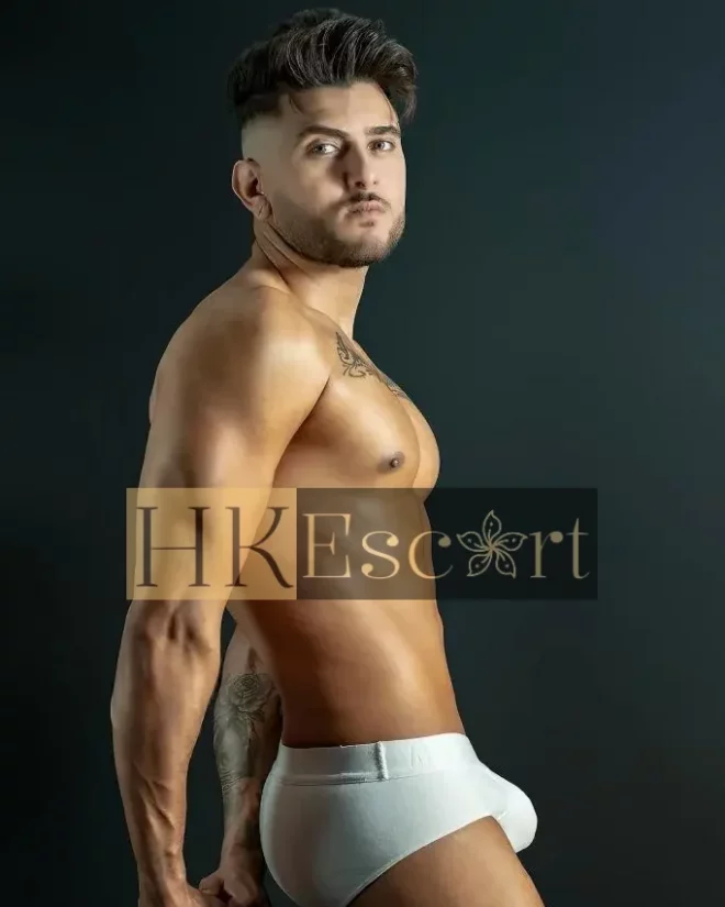 Yan, 25 years old, weight 77 kg, height 180 cm