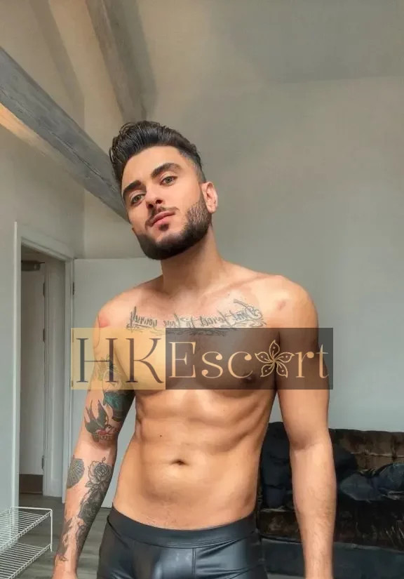 Yan, 25 years old, weight 77 kg, height 180 cm