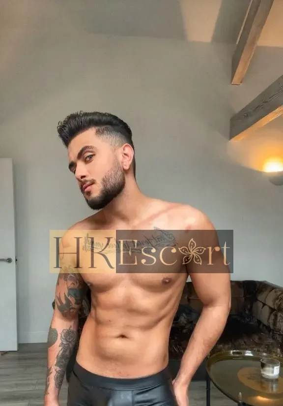 Yan, 25 years old, weight 77 kg, height 180 cm