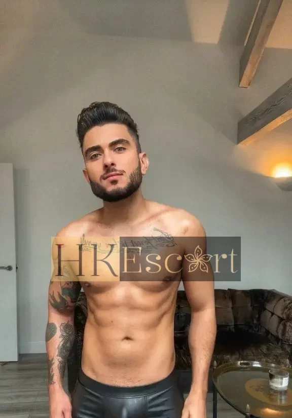 Yan, 25 years old, weight 77 kg, height 180 cm